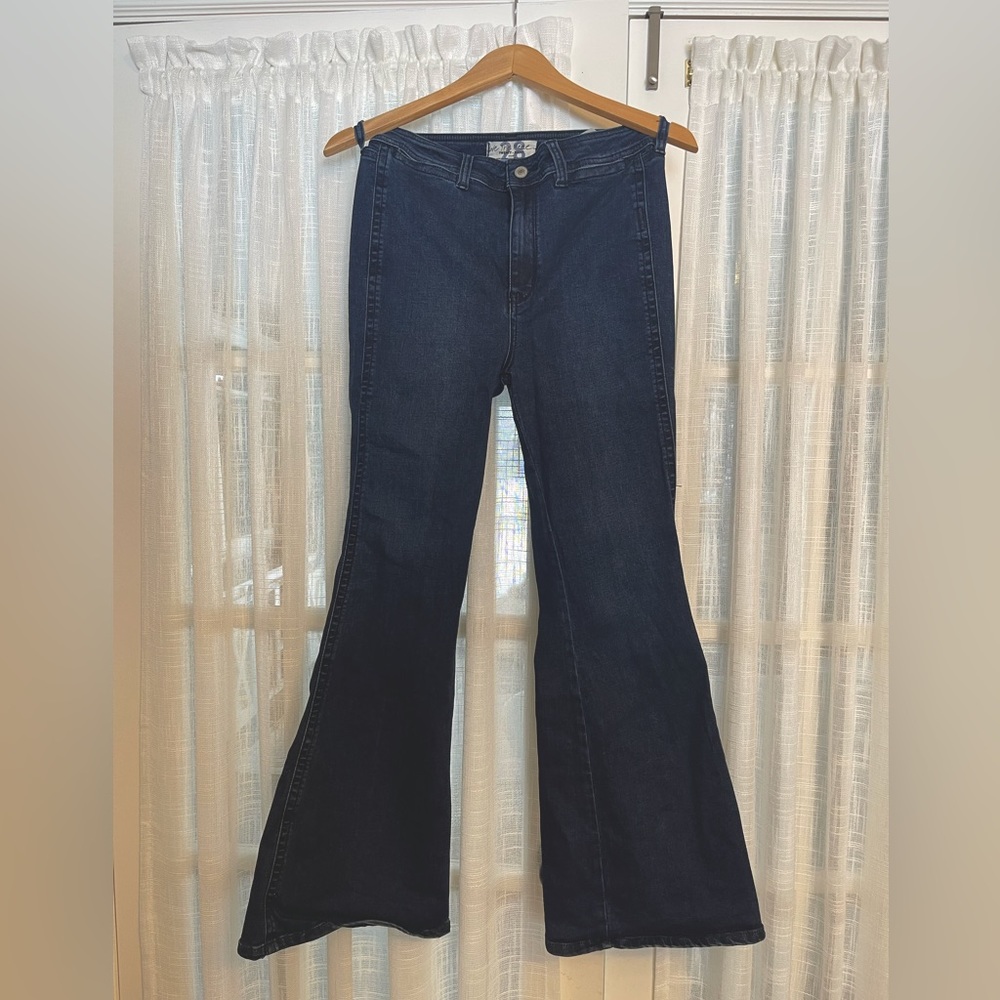 Free people (we the free) blue flares or bell bottoms size 28 short NWOT